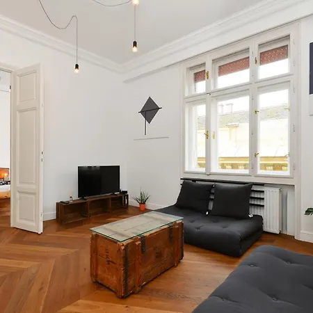 Daylight Apartment, The Location ブダペスト