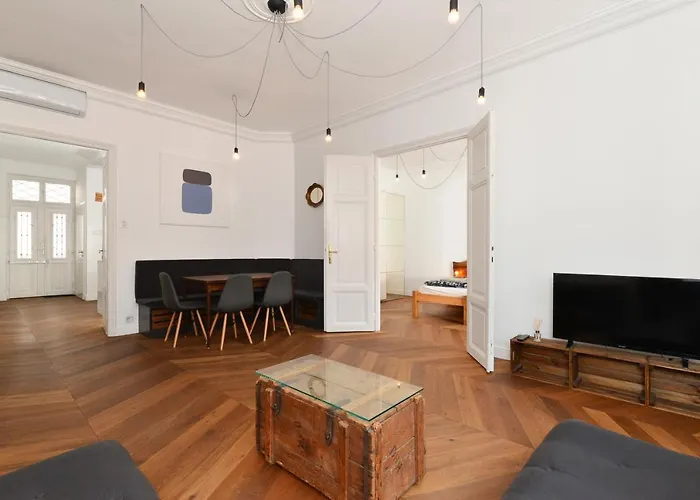 Daylight Apartment, The Location Budapest
