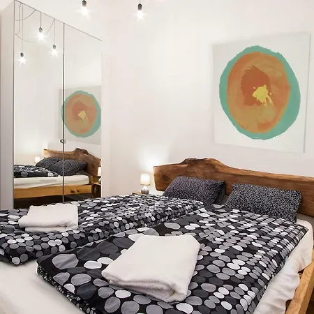 Daylight Apartment, The Location *