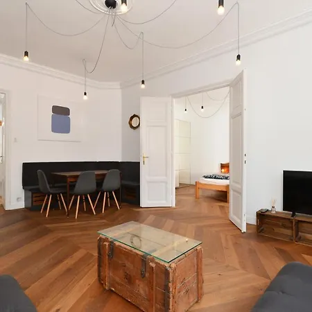 Daylight Apartment, The Location ブダペスト
